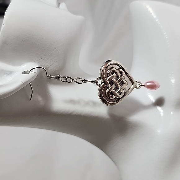 Celtic Dara Knot Heart‎ Earrings with Faux Pink Pearls - Picture 1 of 5